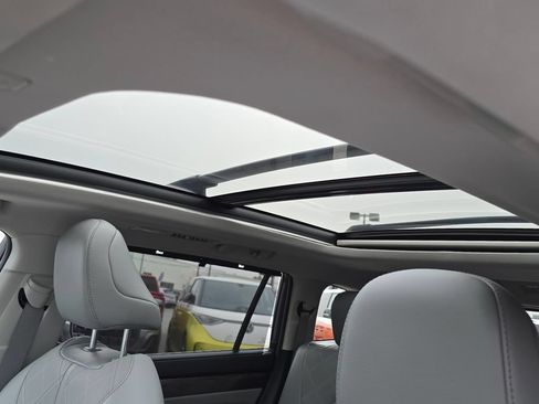 Used 2023 Toyota Highlander Platinum AWD/4WD image 5