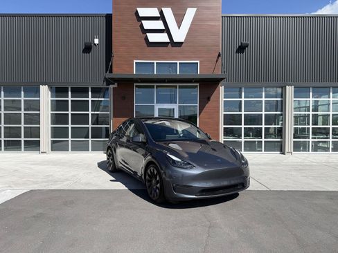Used 2022 Tesla Model Y Performance AWD/4WD image 1