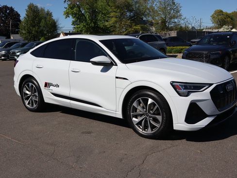 Used 2021 Audi e-tron Premium w/ Black Optic Package AWD/4WD image 3