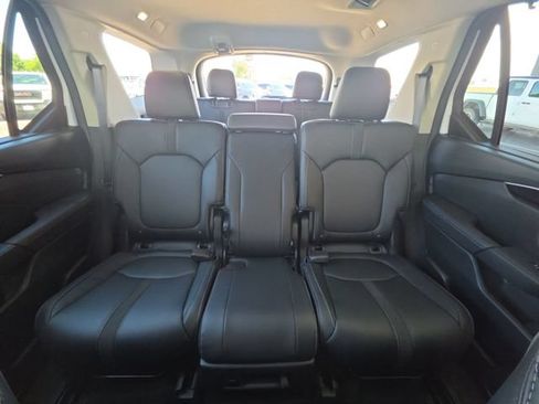 Used 2025 Honda Pilot Touring image 28