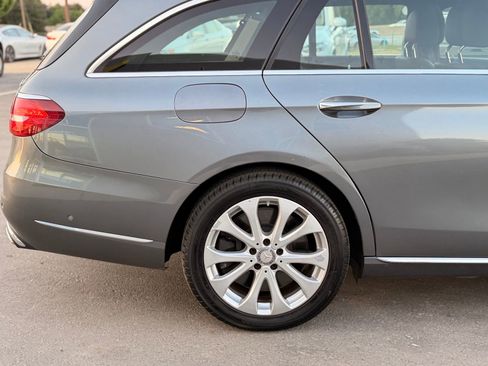 Used 2017 Mercedes-Benz E 400 4MATIC Wagon image 13