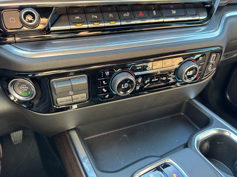 Used 2026 Chevrolet Silverado 1500 High Country AWD/4WD image 19