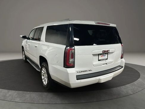 Used 2018 GMC Yukon XL SLT image 3