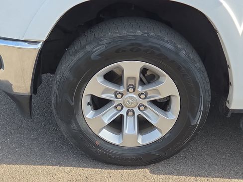 Used 2022 RAM 1500 Laramie AWD/4WD image 16