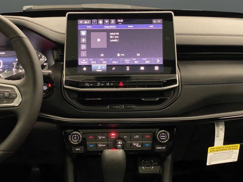 New 2026 Jeep Compass Latitude w/ Quick Order Package 29K AWD/4WD image 9