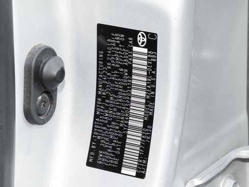 Used 2023 Toyota Corolla LE image 16