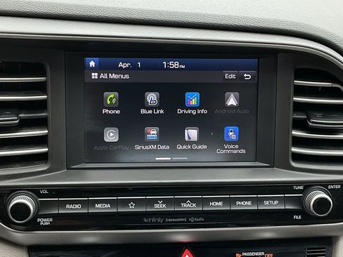 Used 2020 Hyundai Elantra Limited image 28