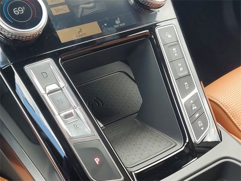 New 2024 Jaguar I-PACE R-Dynamic HSE image 33