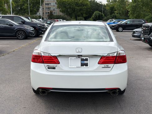 Used 2015 Honda Accord Touring image 8