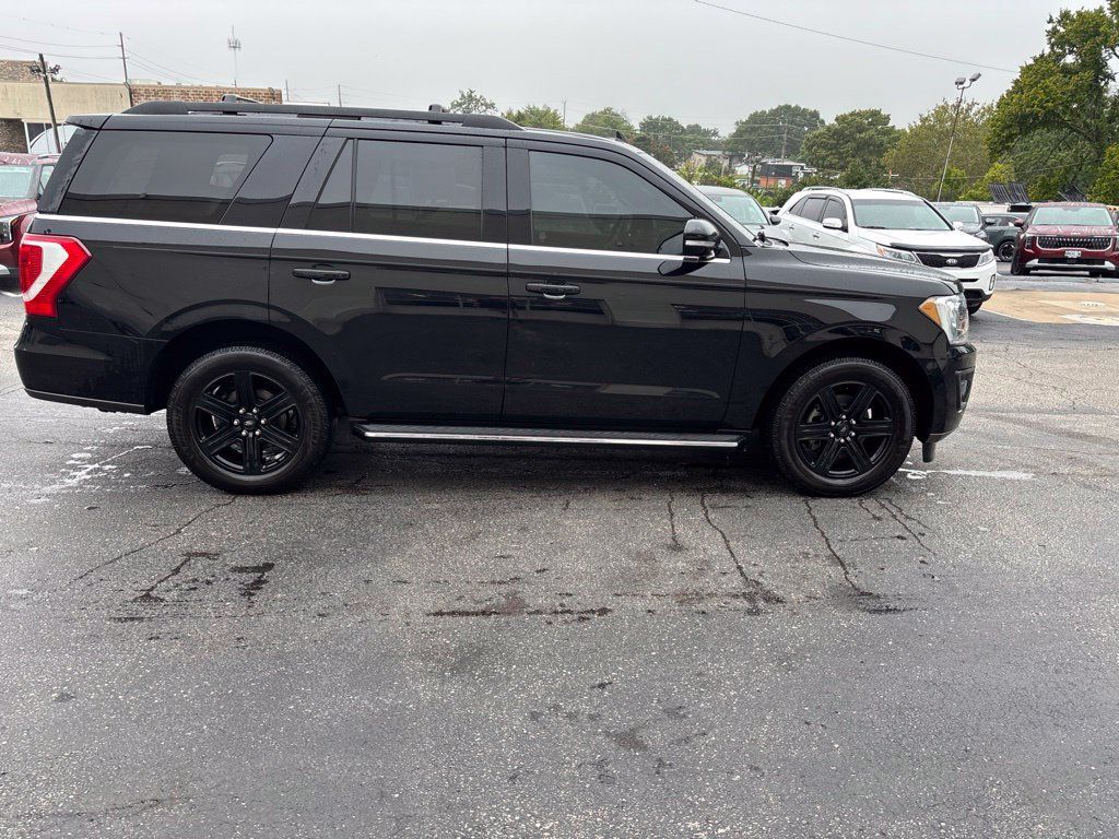 Used 2020 Ford Expedition XLT w/ Equipment Group 202A AWD/4WD image 2