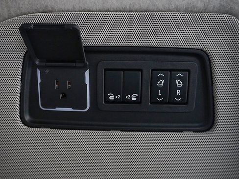 Used 2024 Cadillac Escalade Sport Platinum image 77