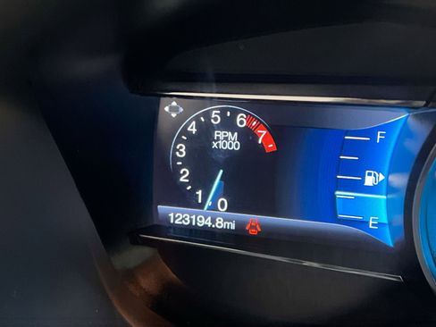 Used 2019 Ford Explorer Limited w/ Class III Trailer Tow Package image 29