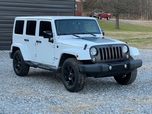 Used 2014 Jeep Wrangler Unlimited Sahara image 7
