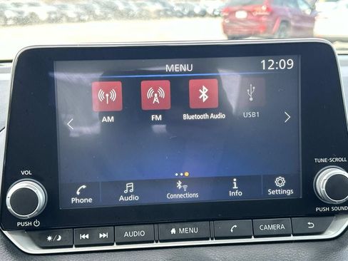 Certified 2023 Nissan Sentra SV FWD image 28
