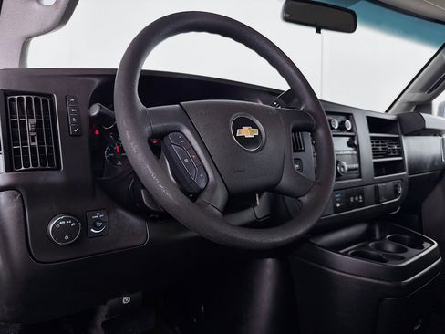 Used 2018 Chevrolet Express 3500 LT w/ LT Preferred Equipment Group image 19