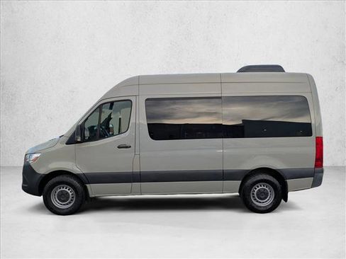 Used 2022 Mercedes-Benz Sprinter 2500 image 9