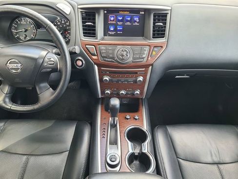 Used 2020 Nissan Pathfinder Platinum image 23