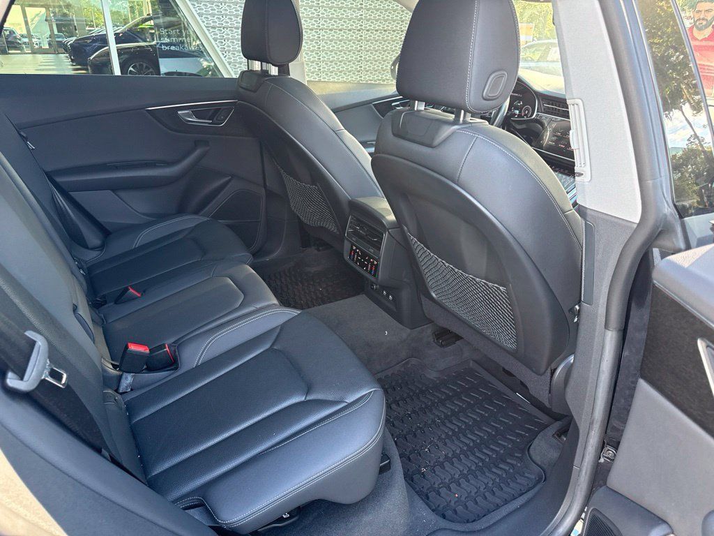 Used 2020 Audi Q8 Premium Plus AWD/4WD image 9