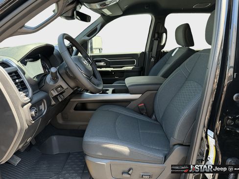 New 2026 RAM 2500 Big Horn AWD/4WD image 11