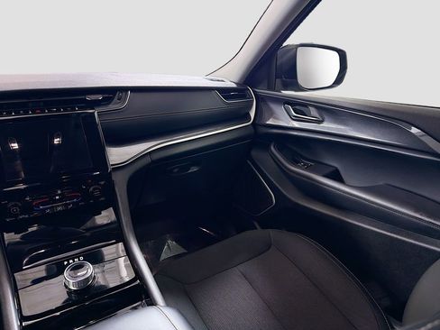 Used 2021 Jeep Grand Cherokee L Laredo w/ Luxury Tech Group I image 23