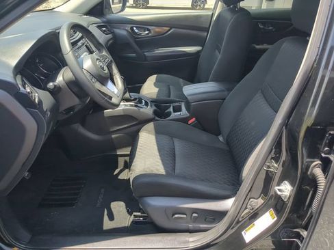 Used 2019 Nissan Rogue SV FWD image 14