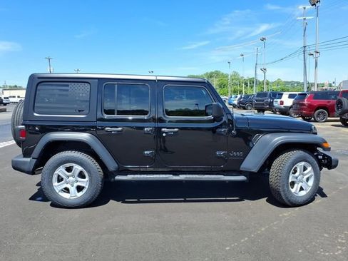 Used 2023 Jeep Wrangler Unlimited Sport AWD/4WD image 2