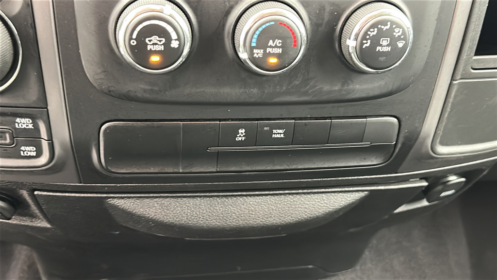 Used 2024 RAM 1500 Classic SLT AWD/4WD image 19