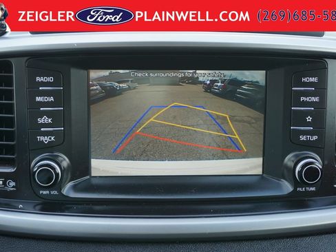Used 2019 Kia Sorento FWD image 17