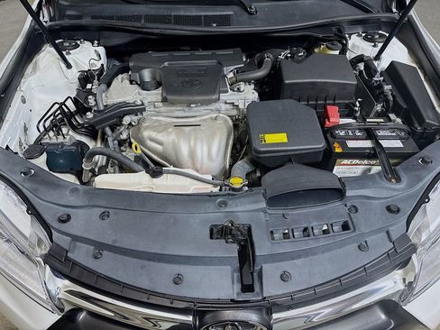 Used 2015 Toyota Camry XLE image 30