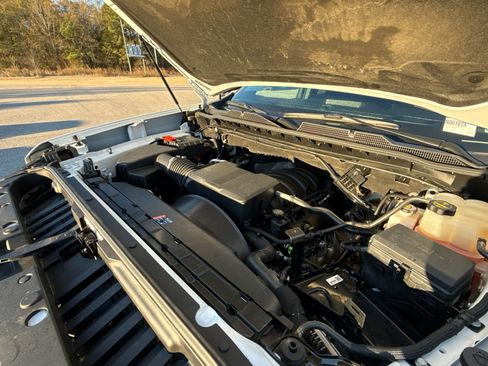 Used 2024 Chevrolet Silverado 2500 Custom w/ Z71 Off-Road Package image 11