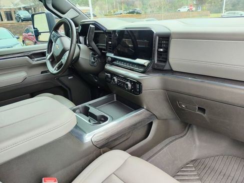 Used 2024 Chevrolet Silverado 3500 LTZ w/ LTZ Premium Package image 5