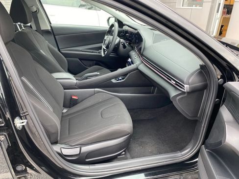 Used 2024 Hyundai Elantra SEL FWD image 16