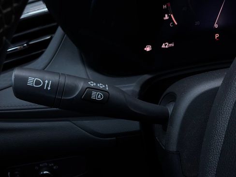Used 2025 Buick Encore GX Preferred FWD image 34