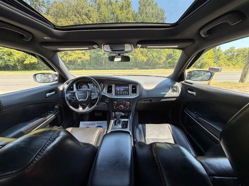 Used 2022 Dodge Charger SXT w/ Leather Interior Group RWD image 18