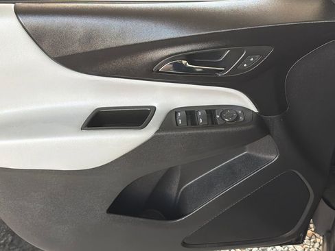 Used 2024 Chevrolet Equinox LS image 3