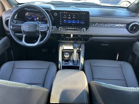 Used 2024 Chevrolet Colorado ZR2 w/ ZR2 Convenience Package III AWD/4WD image 12