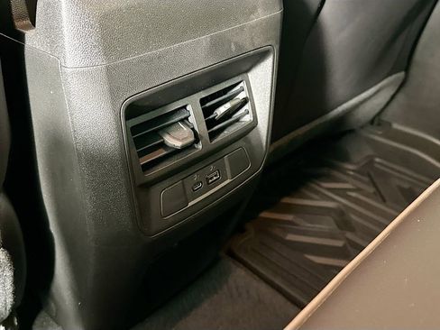 Used 2023 GMC Canyon Denali image 28