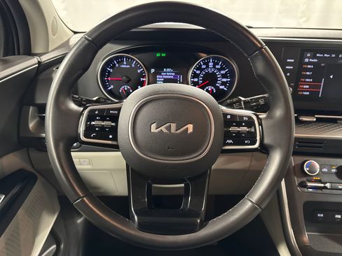 Certified 2022 Kia Carnival LX w/ Paint Protection Package image 17