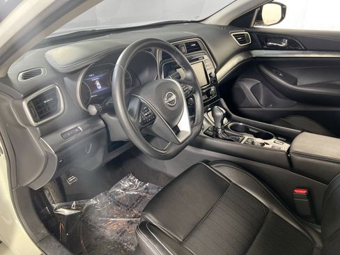 Used 2023 Nissan Maxima SV w/ Floor Mat Group image 9