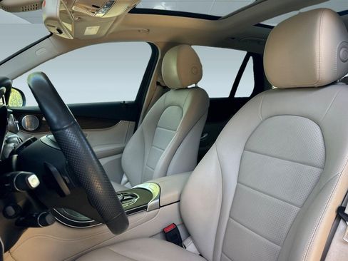 Used 2019 Mercedes-Benz GLC 300 4MATIC image 27