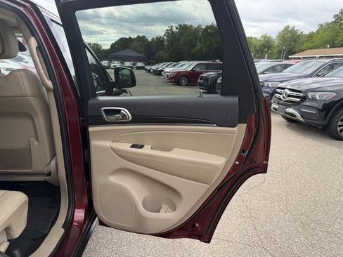 Used 2020 Jeep Grand Cherokee Limited w/ Premium Lighting Group AWD/4WD image 24
