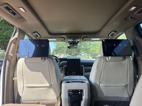 New 2026 GMC Yukon Denali w/ Denali Reserve Package AWD/4WD image 18