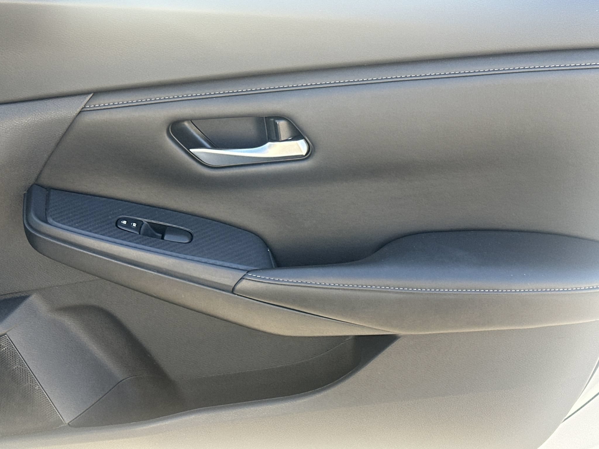 Used 2024 Nissan Sentra SV FWD image 14
