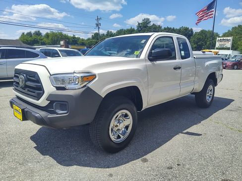Used 2018 Toyota Tacoma SR RWD image 4