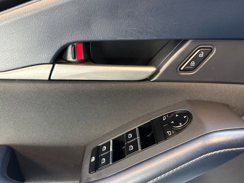 Used 2020 MAZDA CX-30 FWD image 11