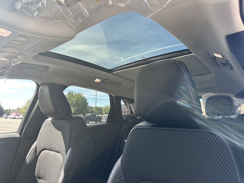 New 2025 Ford Escape SE image 3