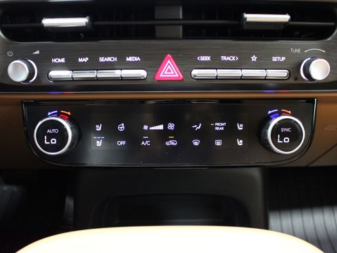 Used 2026 Hyundai Palisade Calligraphy AWD/4WD image 17