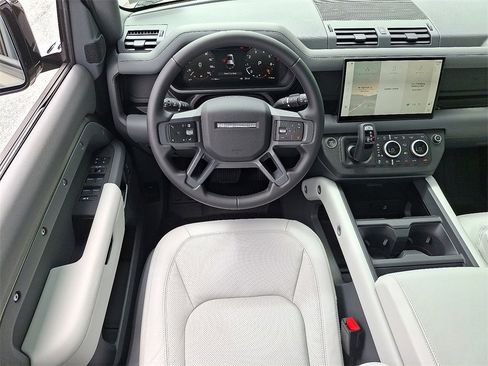 New 2025 Land Rover Defender 110 S image 8