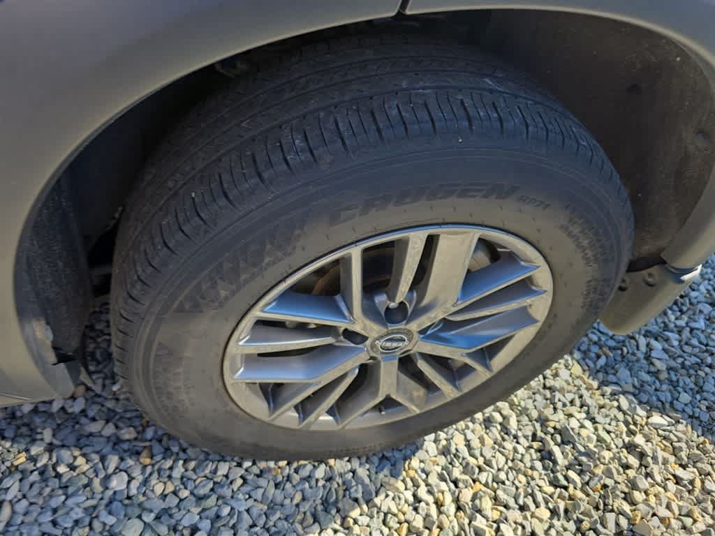Used 2023 Nissan Rogue S AWD/4WD image 5