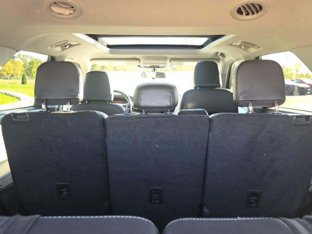 Used 2023 Ford Explorer ST-Line AWD/4WD image 12